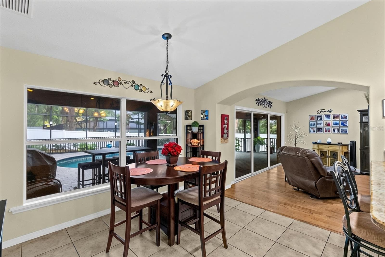 Single Family Residence at 1206 LAKESHORE DR, MOUNT DORA, photo 6 of 33