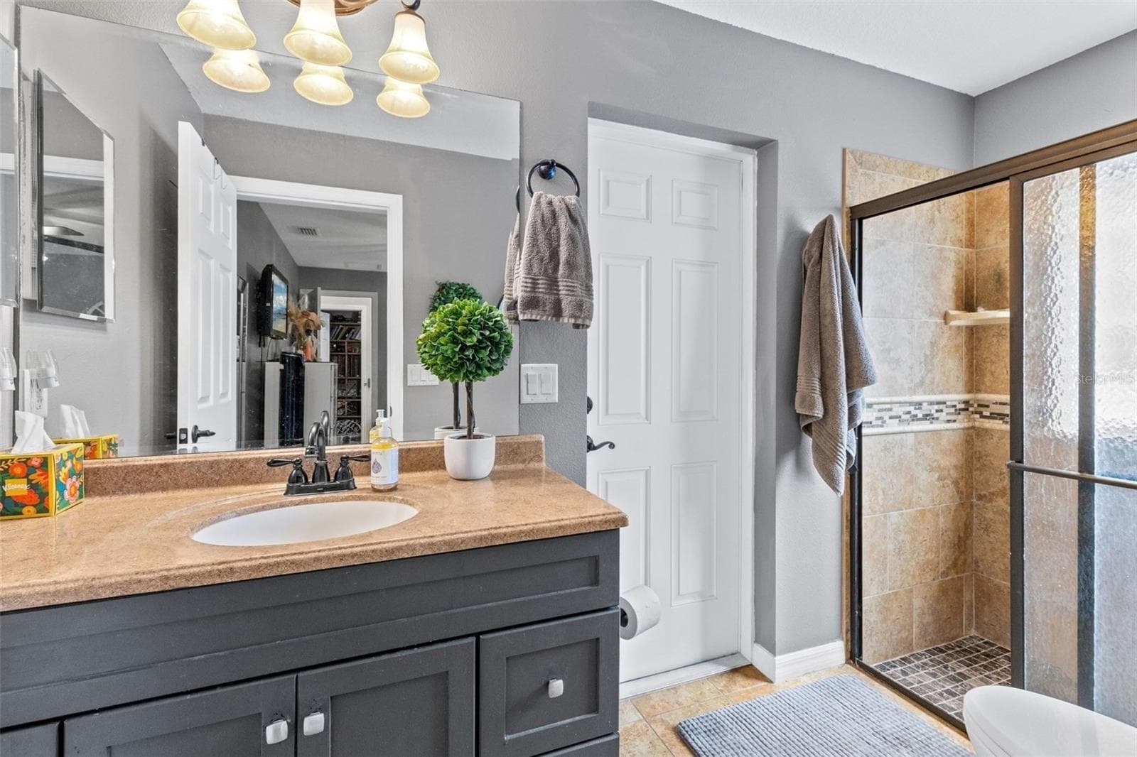 Guest Bath - 1206 LAKESHORE DR, MOUNT DORA