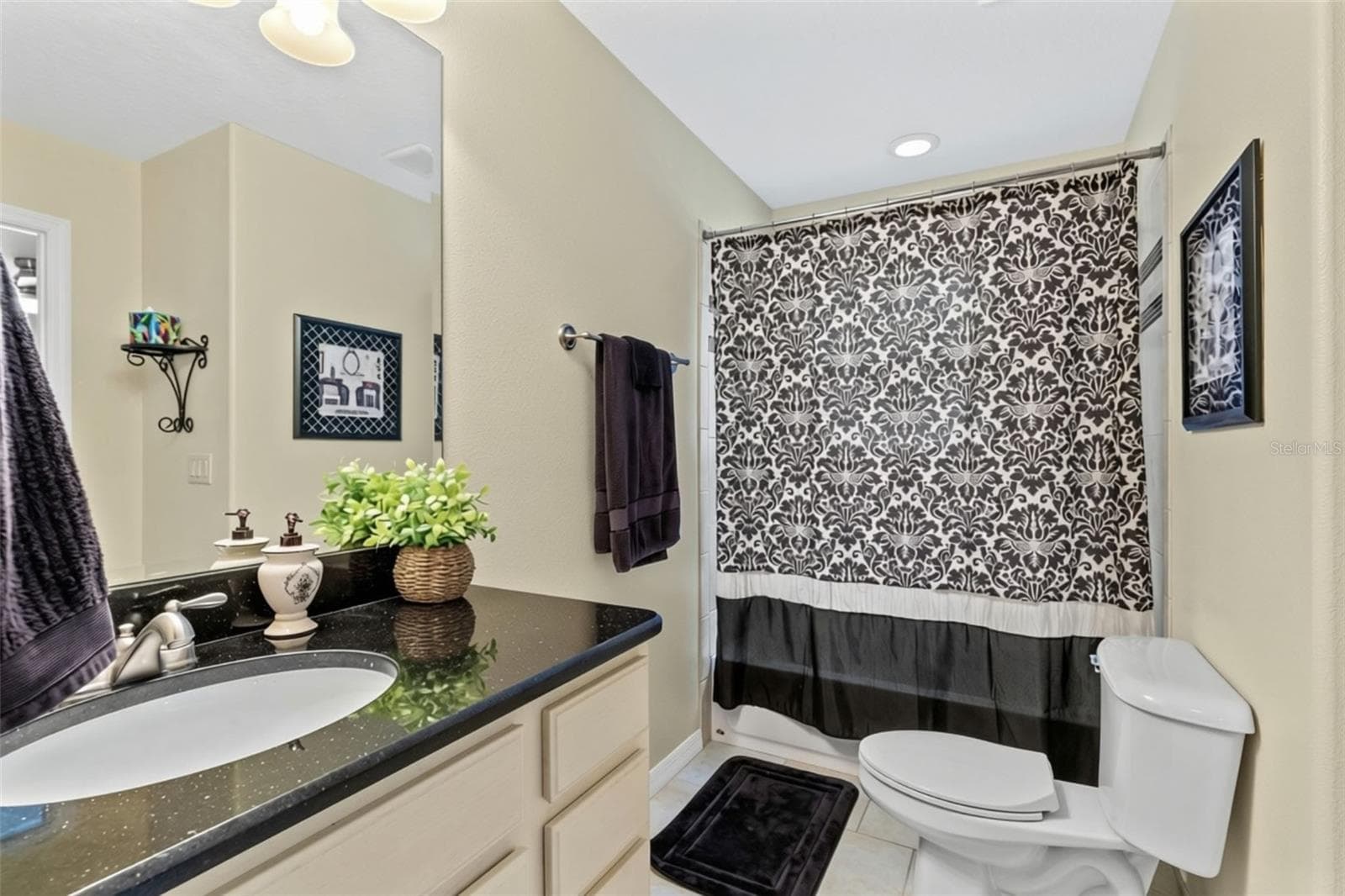 Upstairs Bath - 1206 LAKESHORE DR, MOUNT DORA