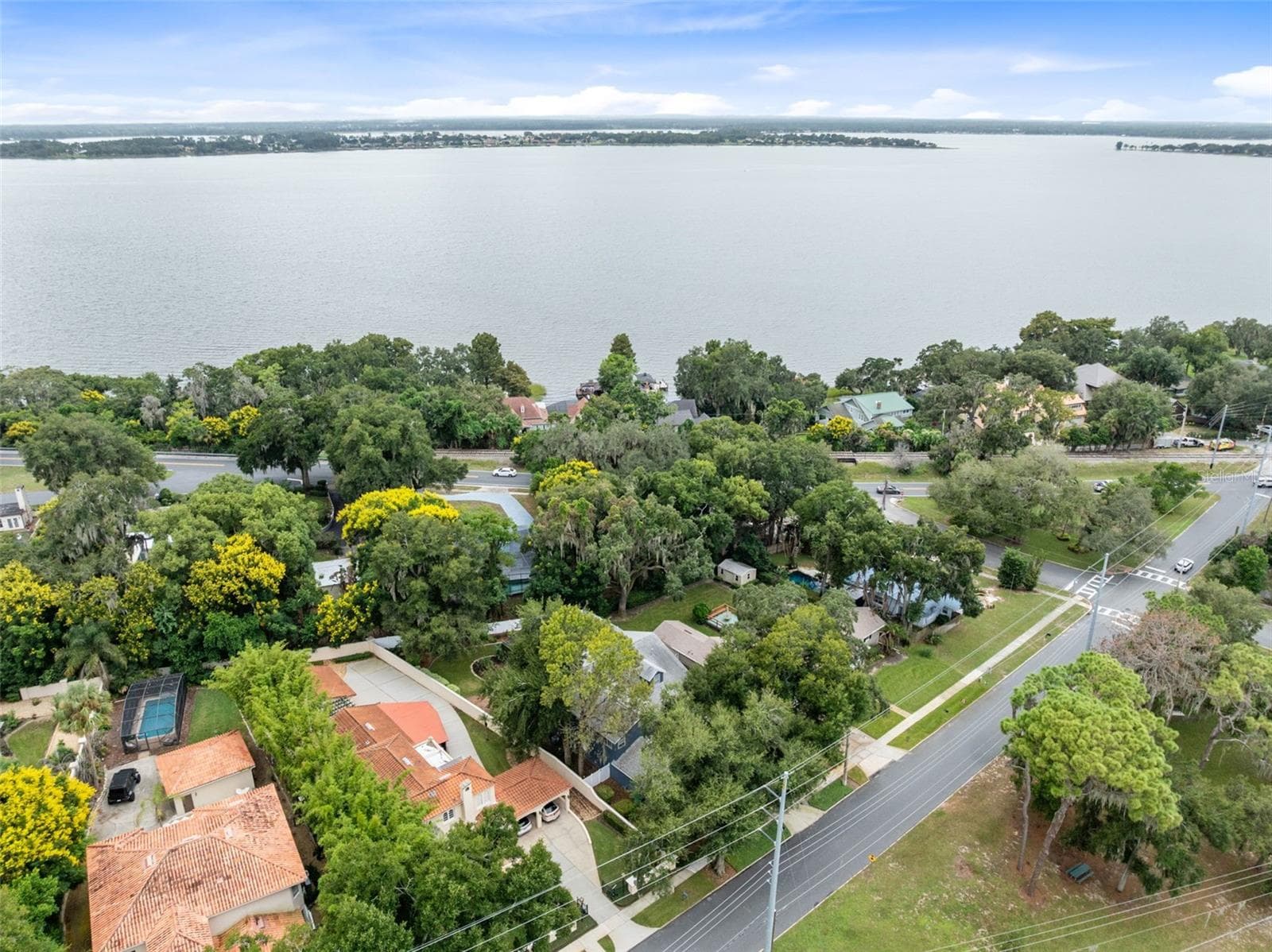 Single Family Residence at 1206 LAKESHORE DR, MOUNT DORA, photo 30 of 33