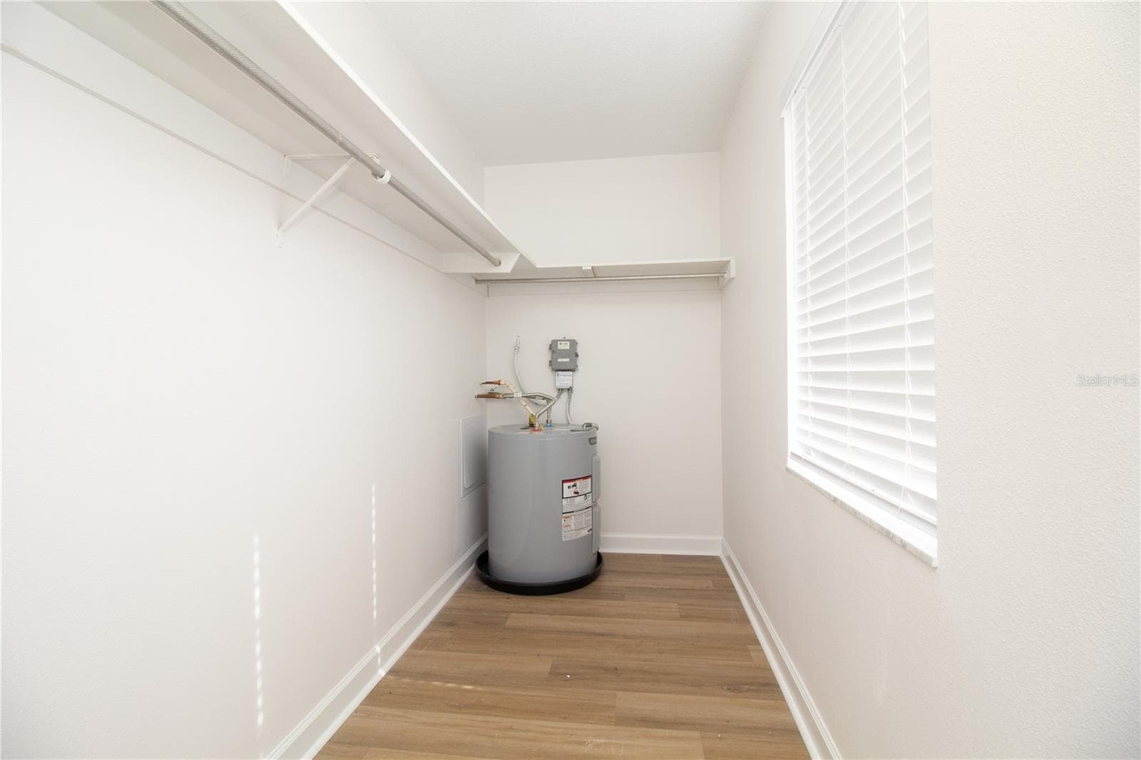 Walk-in closet - Bedroom - 6940 A SUNSET DR S #1A, SOUTH PASADENA