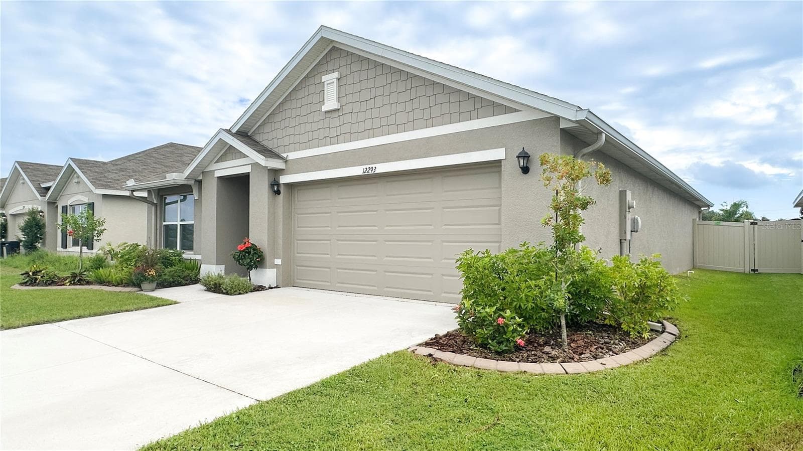 Two Car Garage - 12293 MOUNTAIN ISLAND TRL, PARRISH