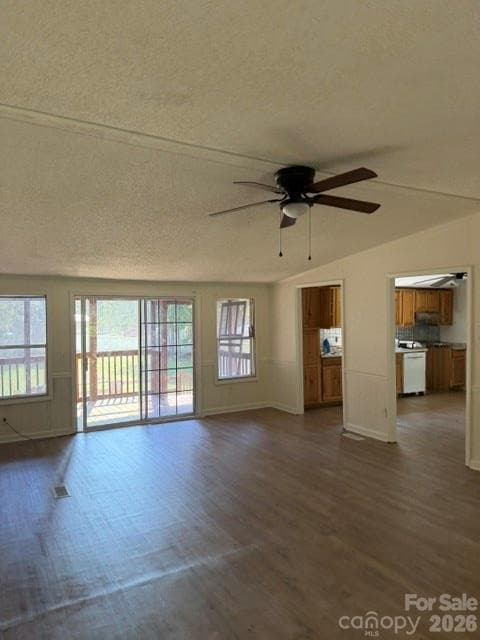 Single Family Residence at 4191 Peachtree Lane, Granite Falls, photo 13 of 29