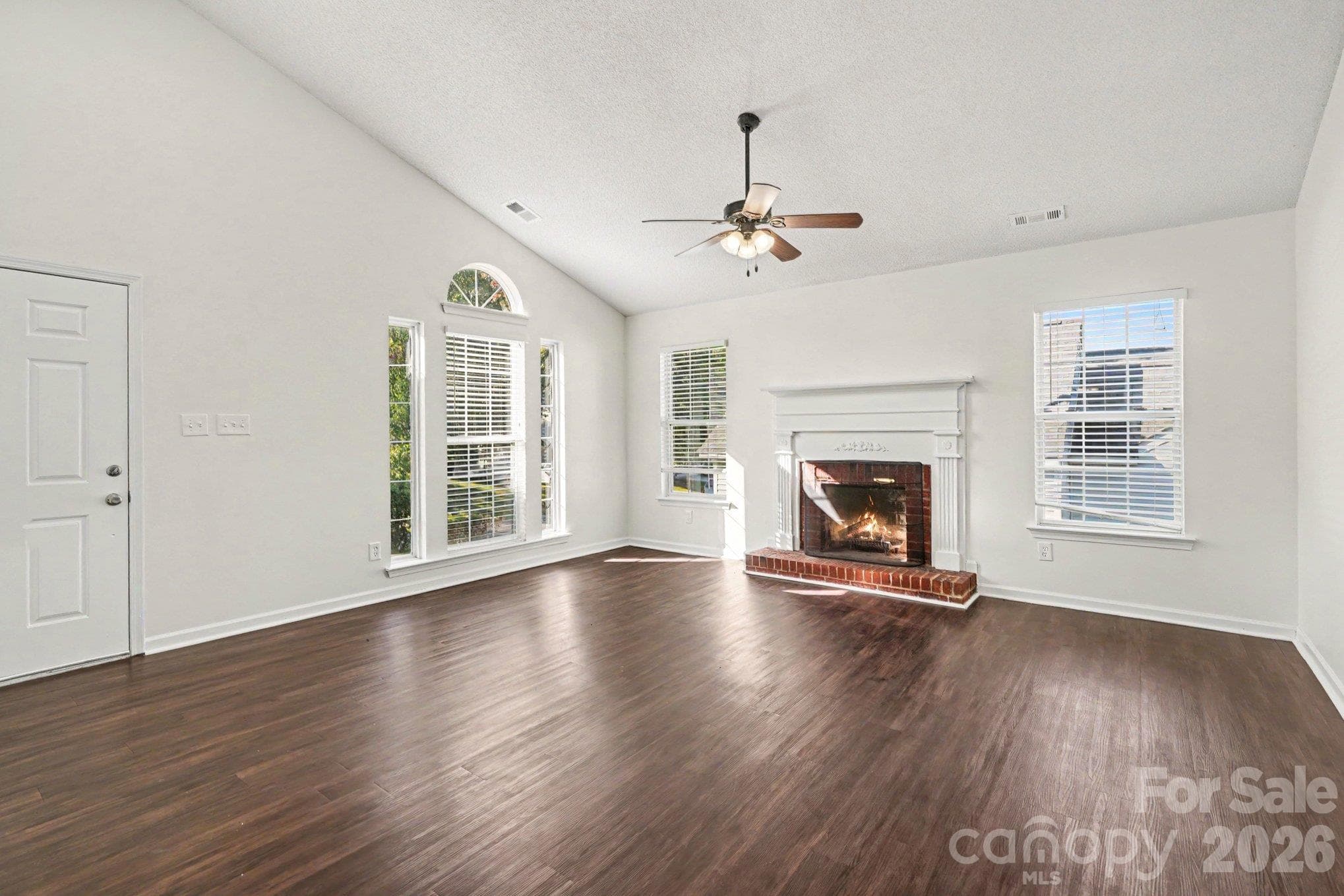 Single Family Residence at 4609 Avalon Forest Lane, Charlotte, photo 6 of 22