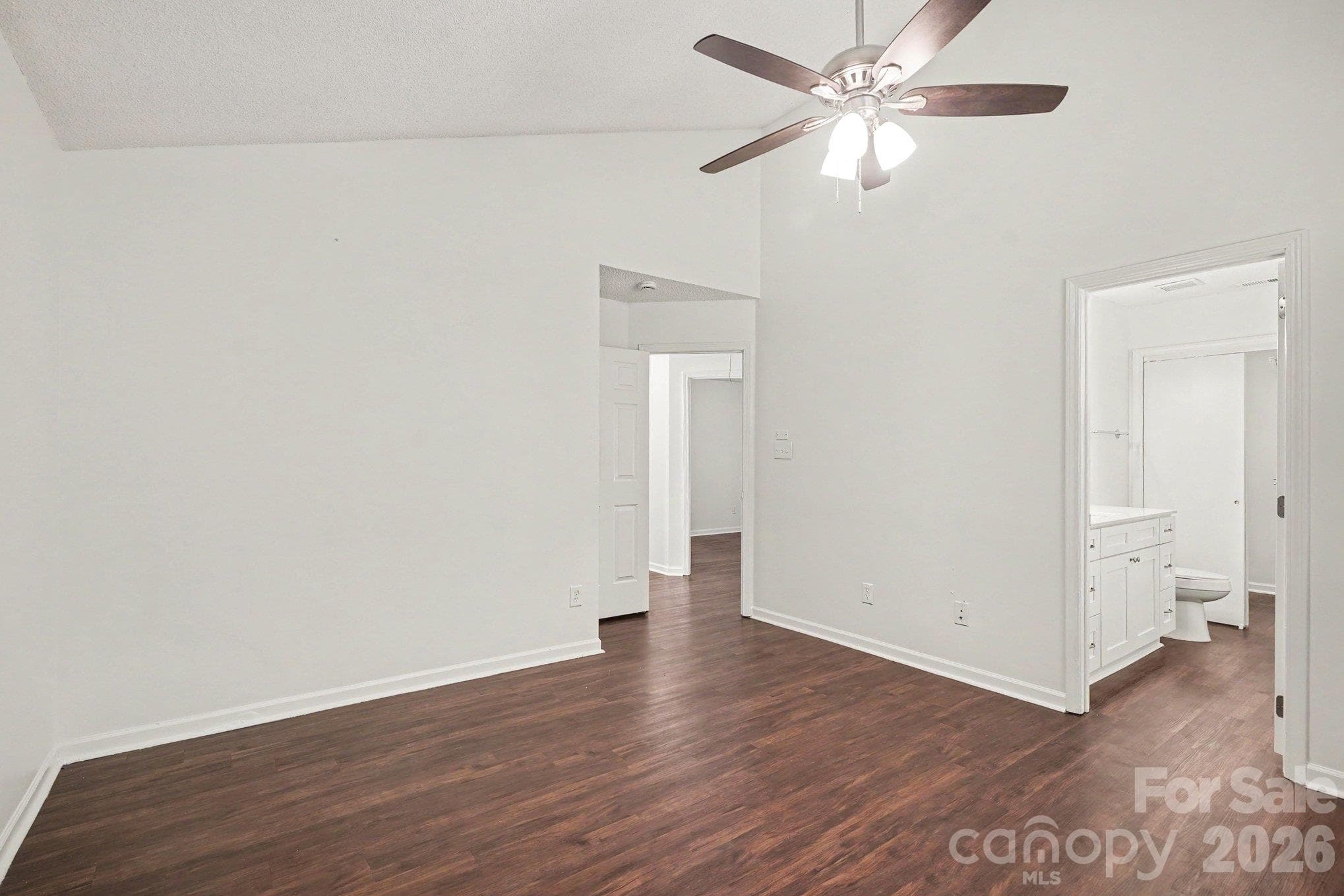Single Family Residence at 4609 Avalon Forest Lane, Charlotte, photo 7 of 22