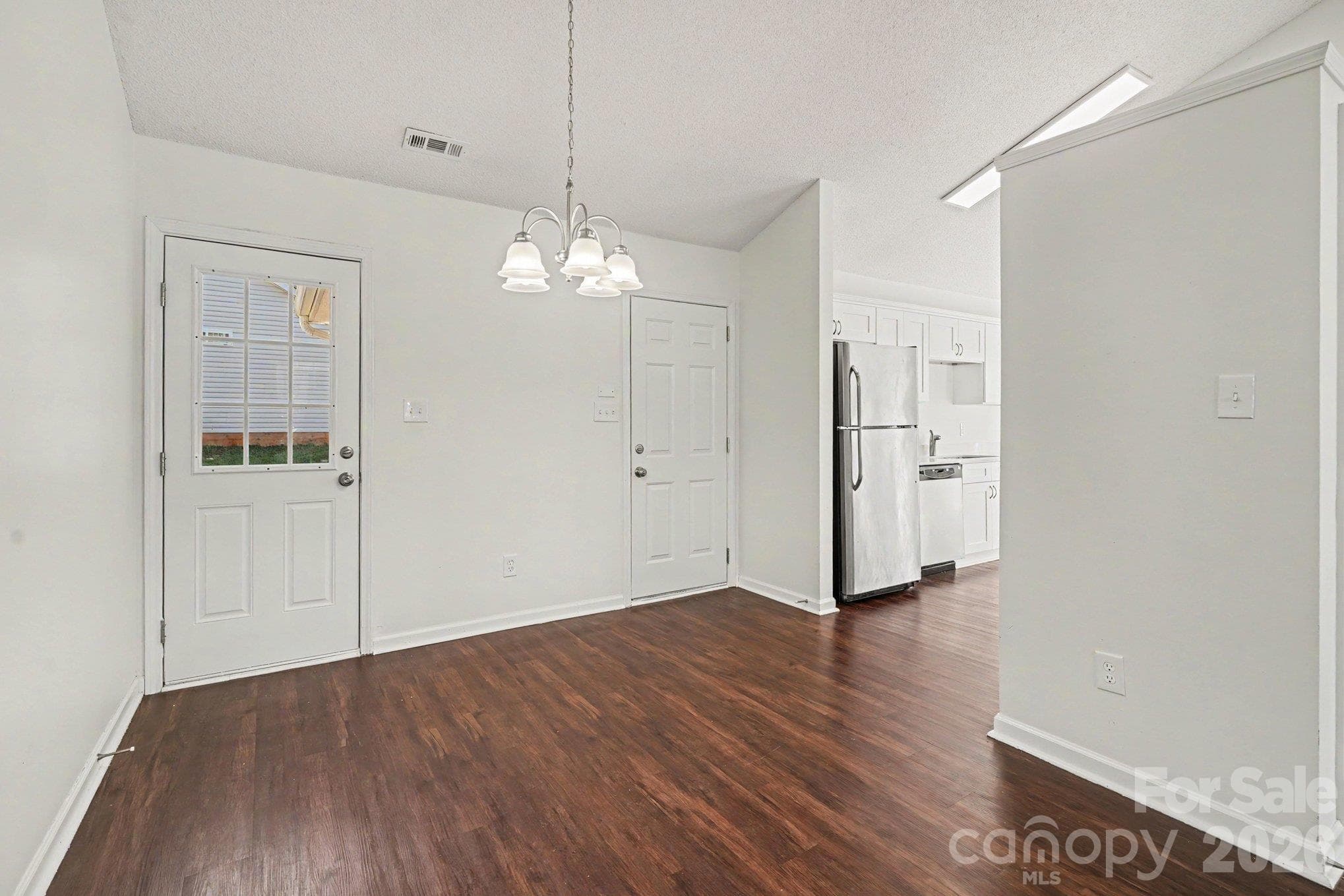 Single Family Residence at 4609 Avalon Forest Lane, Charlotte, photo 8 of 22