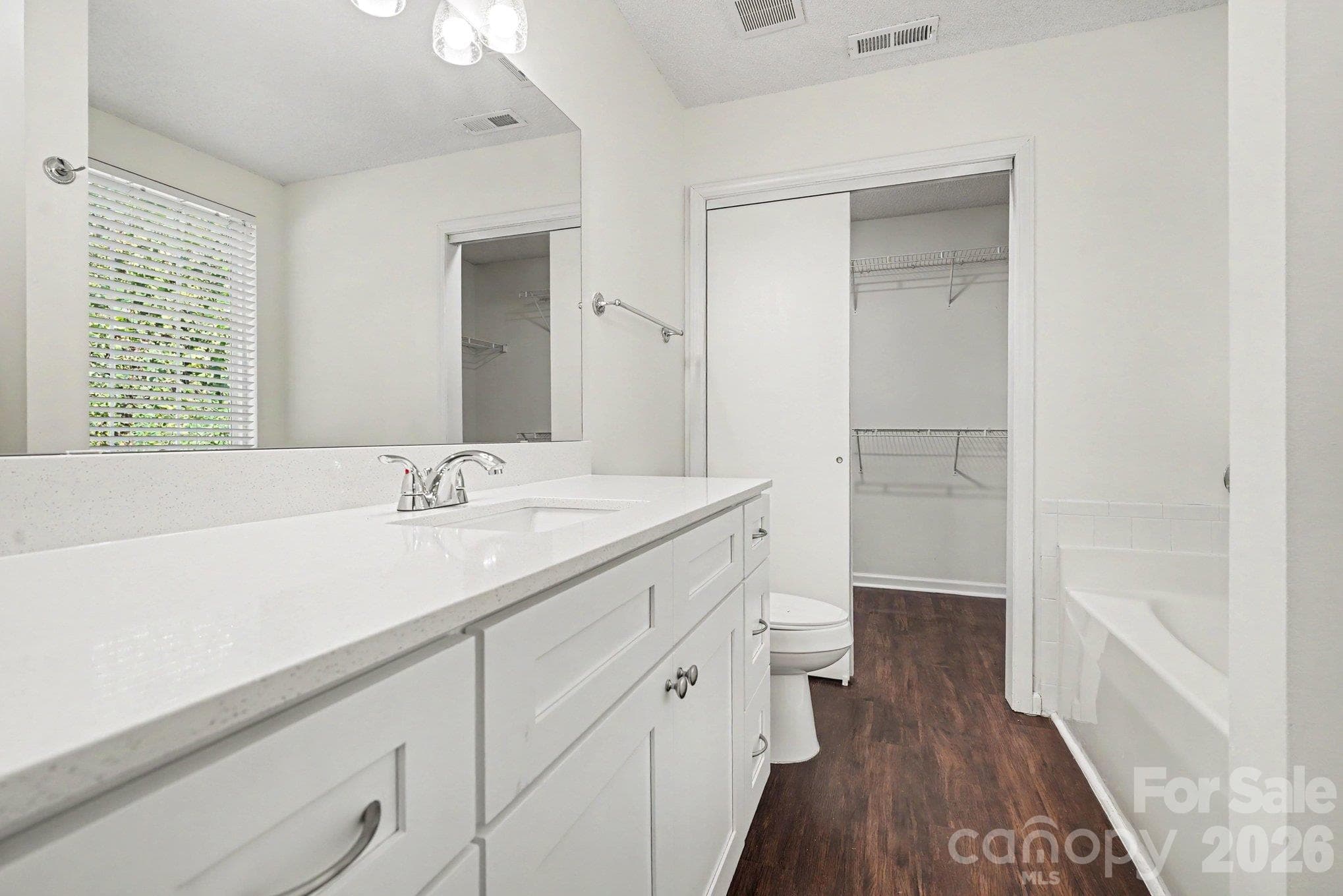 Single Family Residence at 4609 Avalon Forest Lane, Charlotte, photo 14 of 22