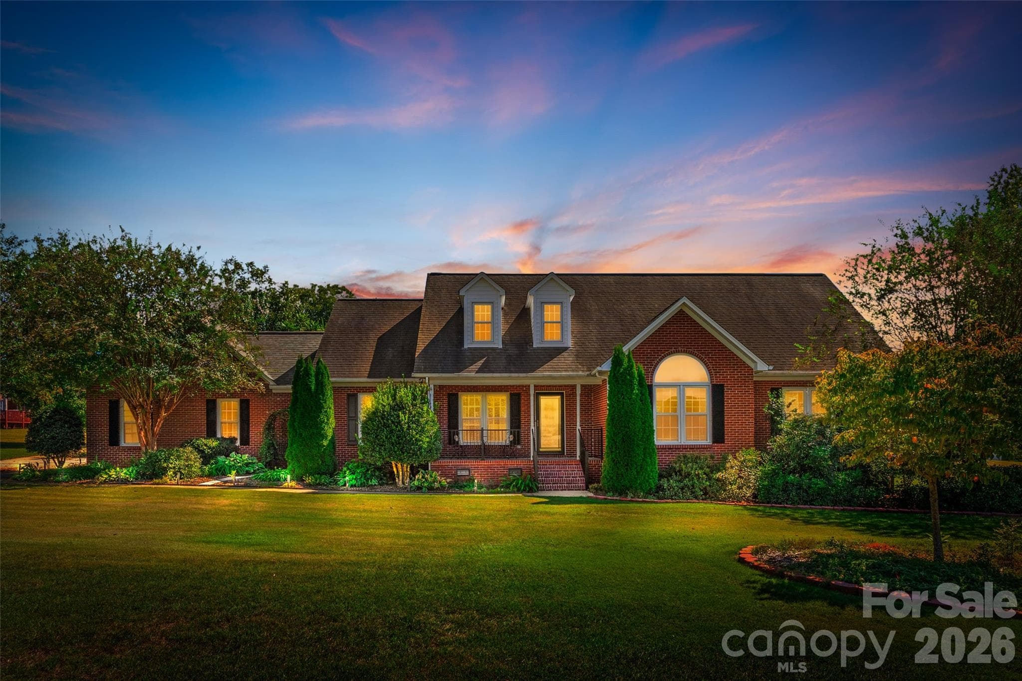 Single Family Residence at 705 Carrollton Place, Rock Hill, photo 2 of 35