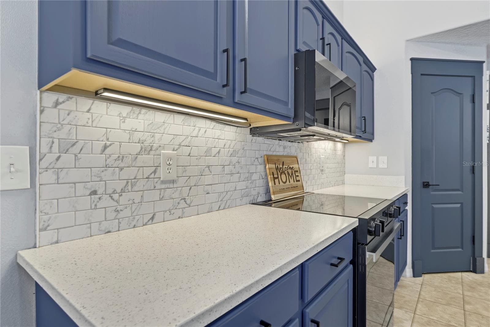 Single Family Residence at 10427 PLEASANT VIEW DR, LEESBURG, photo 11 of 35