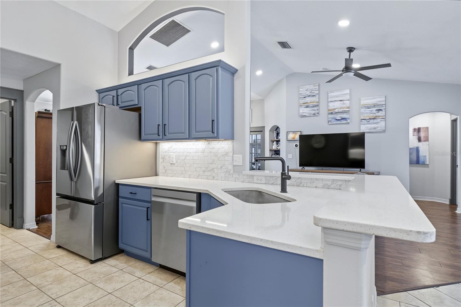 Single Family Residence at 10427 PLEASANT VIEW DR, LEESBURG, photo 13 of 35