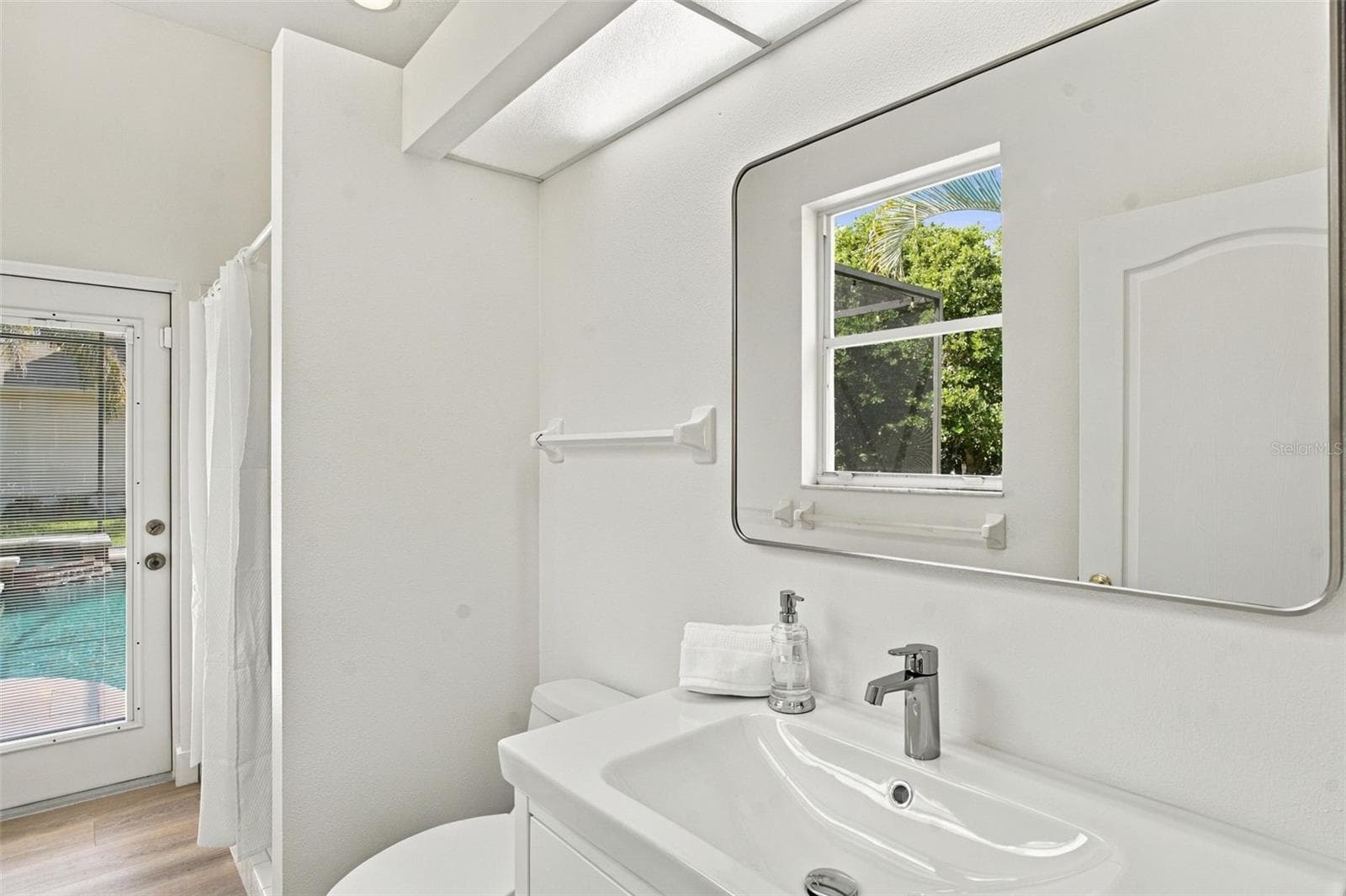 Pool Bath - 3553 FLORIAN TER, PALM HARBOR