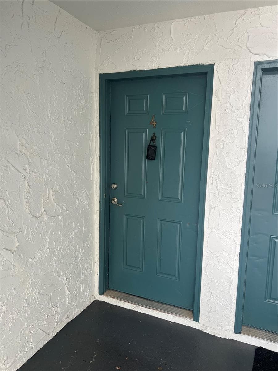 Condominium at 4265 S SEMORAN BLVD #4, ORLANDO, photo 2 of 16