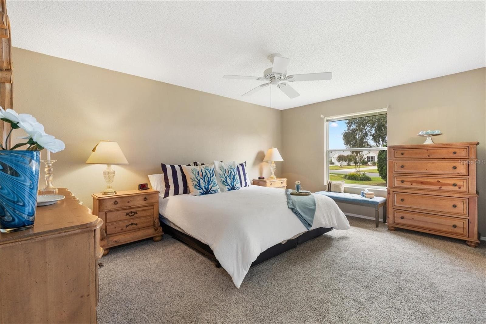 MASTER BEDROOM WITH ENSUITE BATHROOM - 1234 EAGLE RIDGE DR, THE VILLAGES
