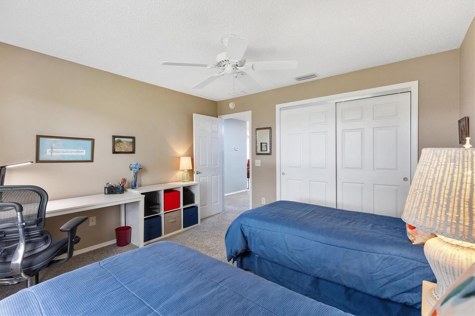 2 BEDROOM WITH DESK & CHAIR/HOME OFFICE - 1234 EAGLE RIDGE DR, THE VILLAGES