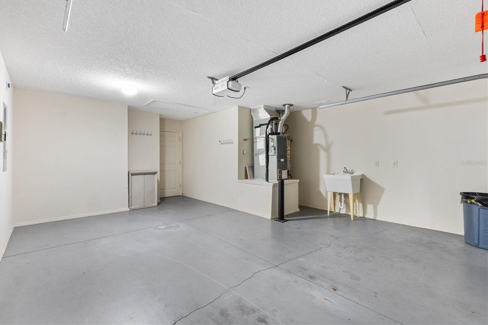 1 CAR PLUS GOLF CART GARAGE - 1234 EAGLE RIDGE DR, THE VILLAGES