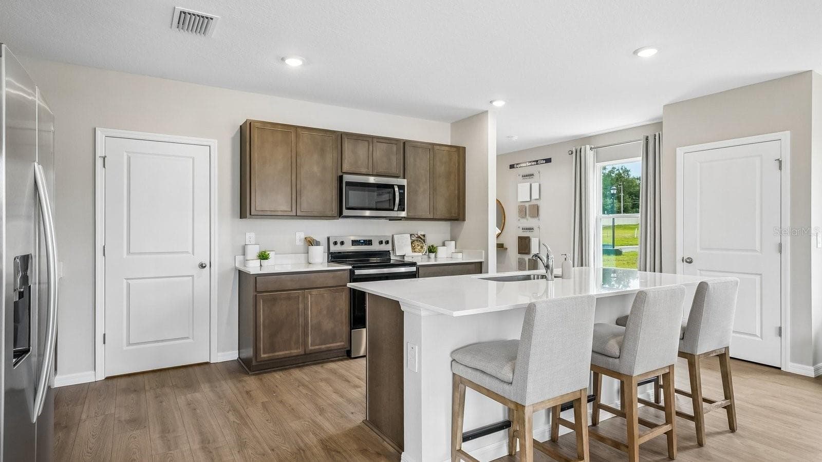 Single Family Residence at 11532 MEMORIAL DR, BROOKSVILLE, photo 16 of 41