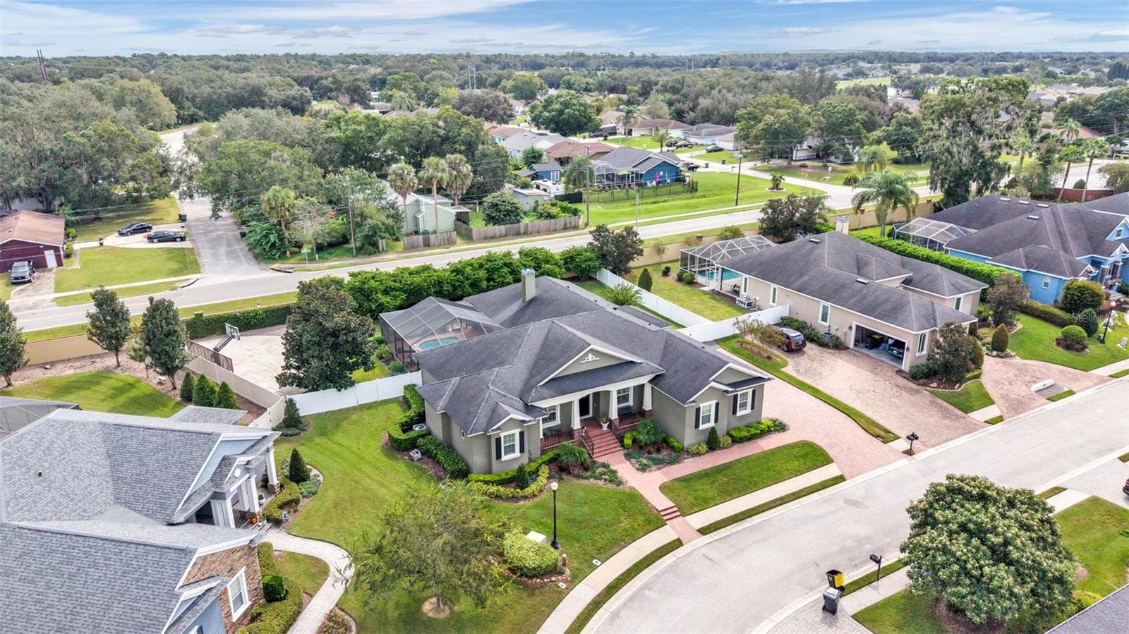 Single Family Residence at 6626 CRESCENT WOODS CIR, LAKELAND, photo 2 of 66