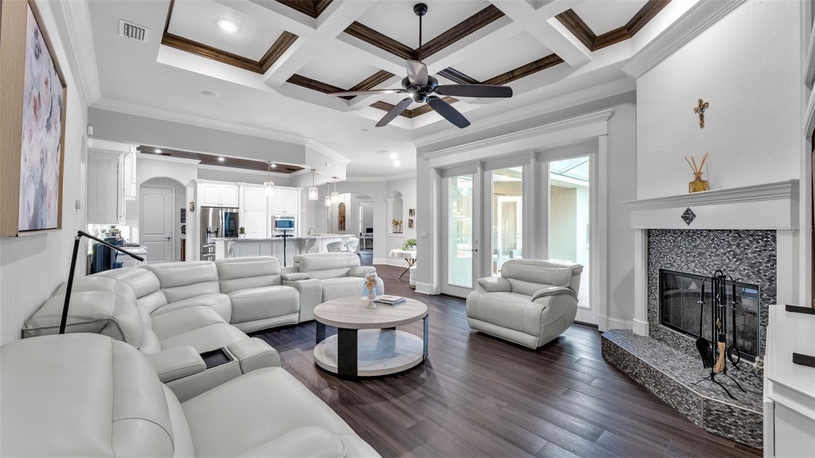 family room - 6626 CRESCENT WOODS CIR, LAKELAND