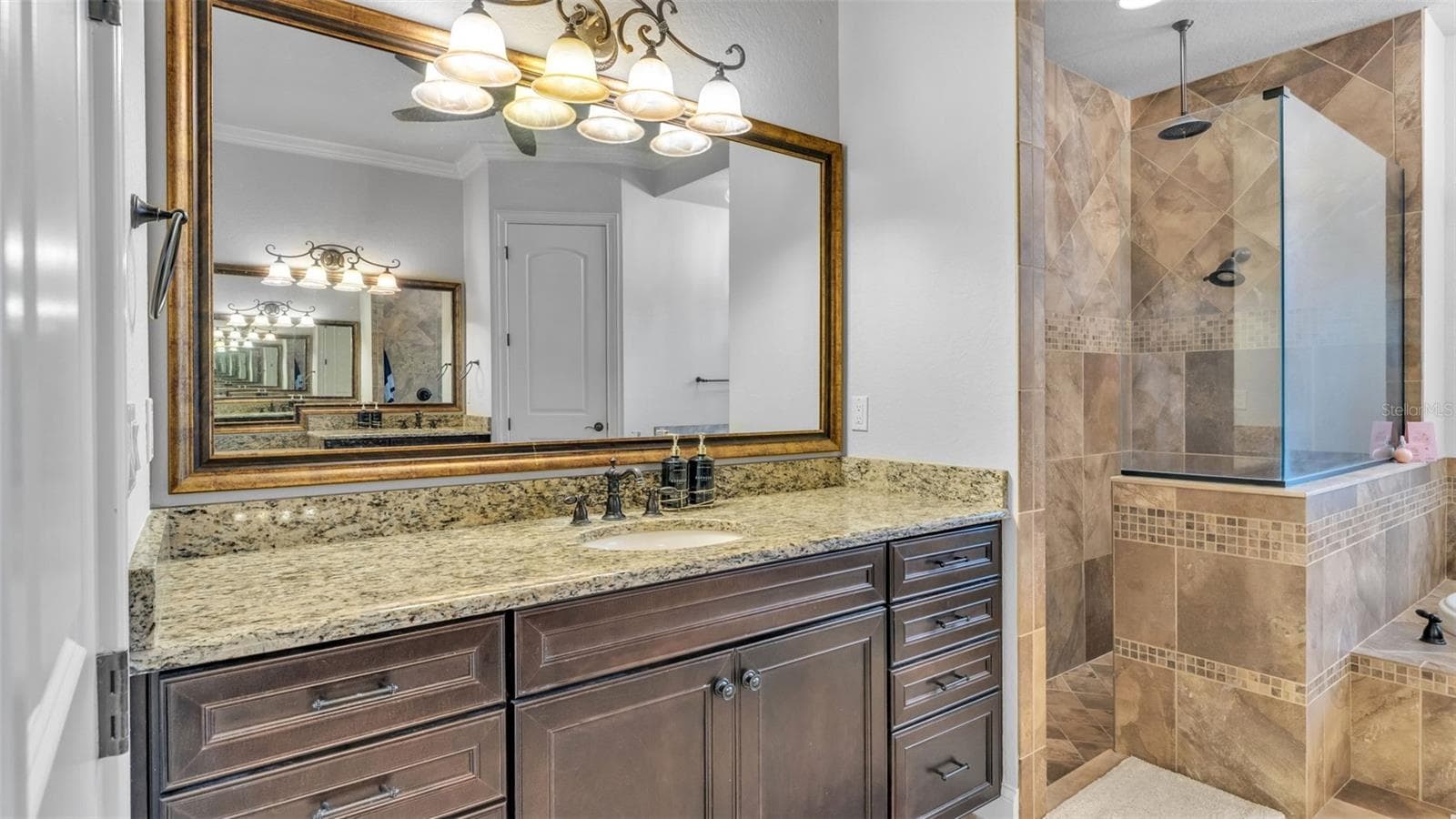 primary bathroom - 6626 CRESCENT WOODS CIR, LAKELAND