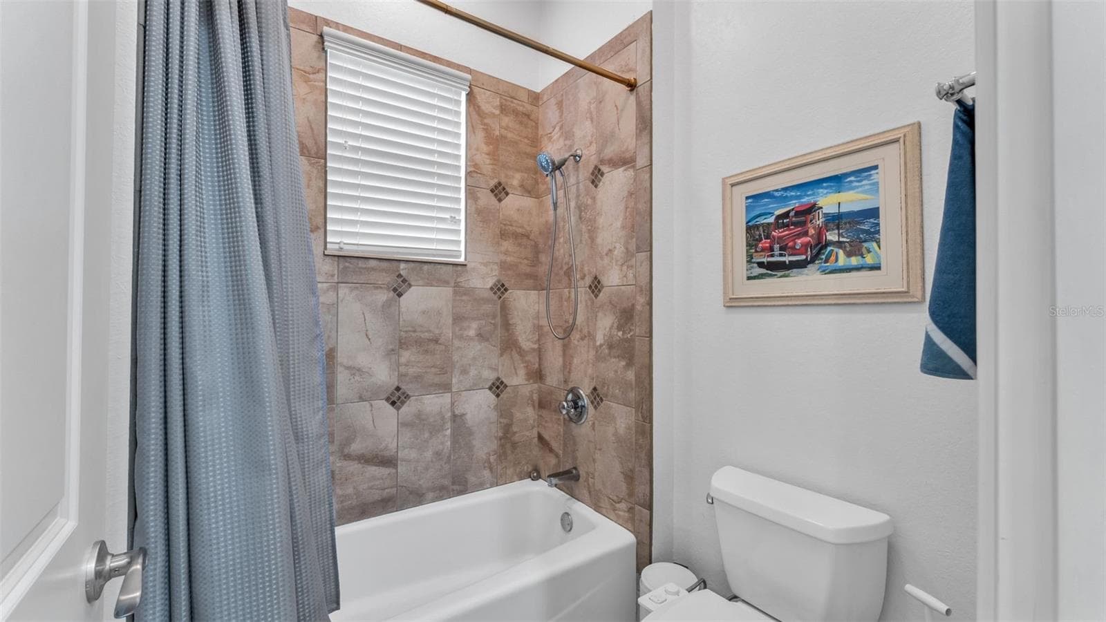 bathroom #2 - 6626 CRESCENT WOODS CIR, LAKELAND