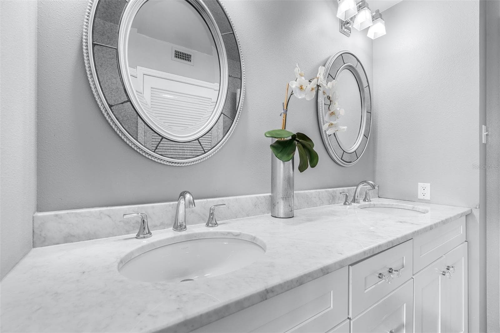 Condominium at 3211 W SWANN AVE #410, TAMPA, photo 23 of 41