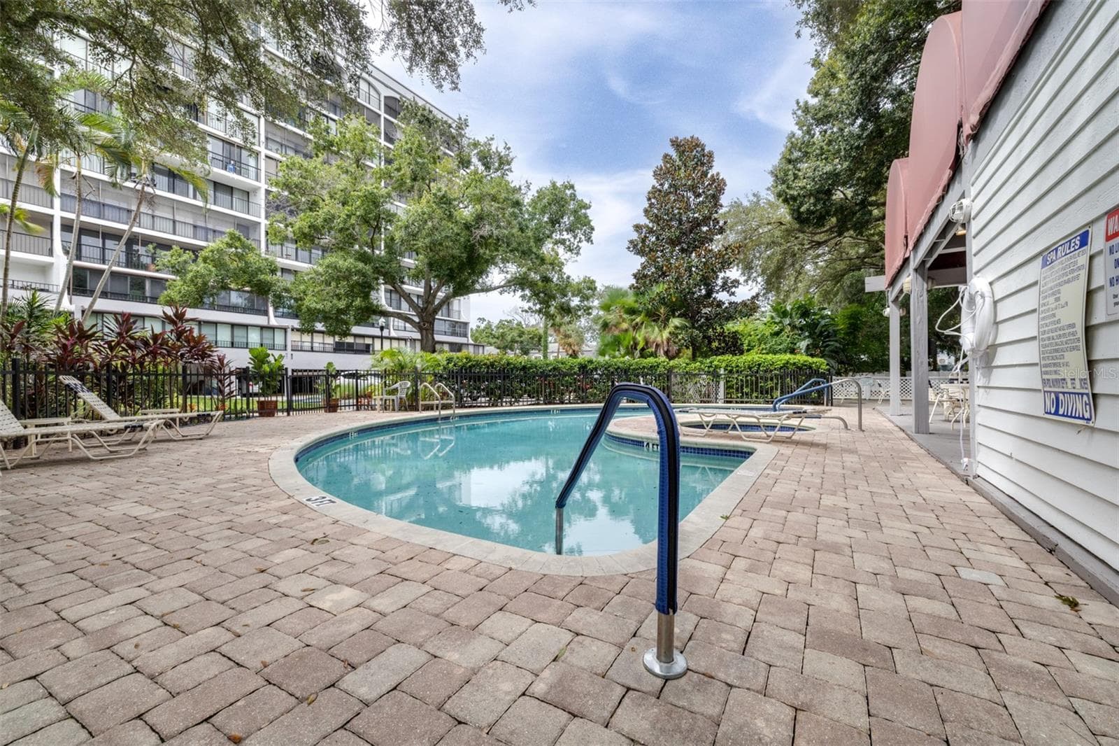 Condominium at 3211 W SWANN AVE #410, TAMPA, photo 32 of 41