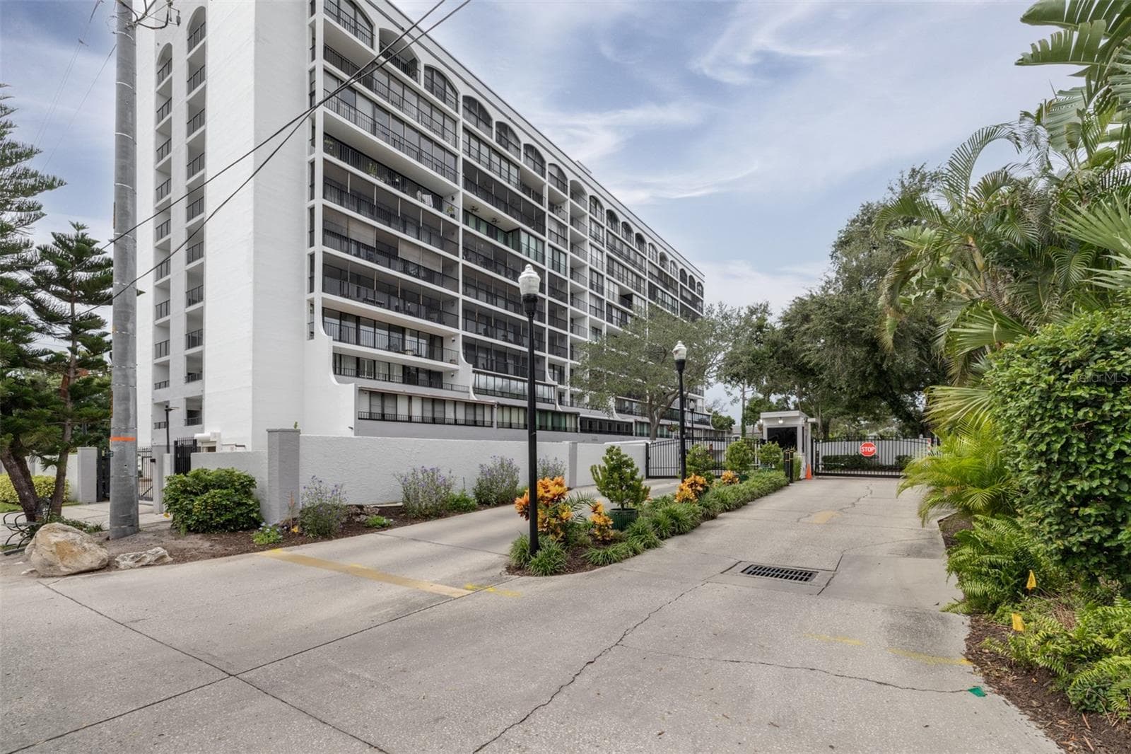 Condominium at 3211 W SWANN AVE #410, TAMPA, photo 33 of 41