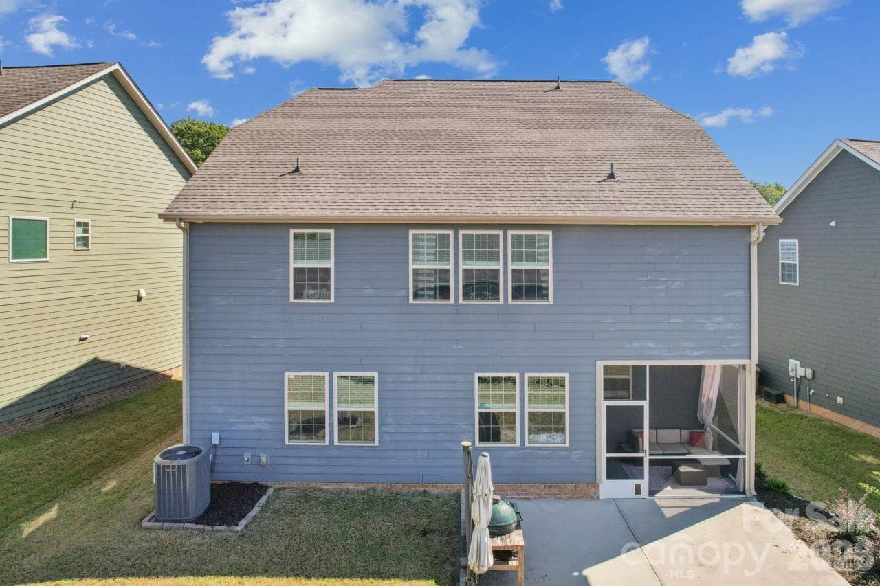 Backyard and patio - 3018 Oakmere Road, Waxhaw