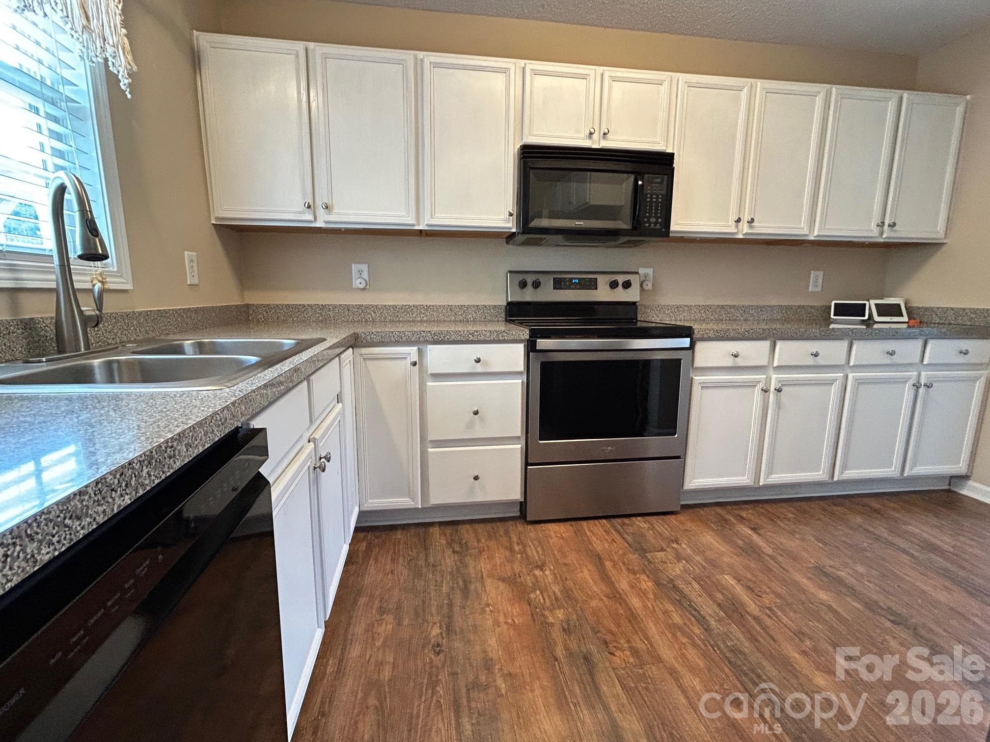 Condominium at 119 Steam Engine Drive, Mooresville, photo 4 of 35