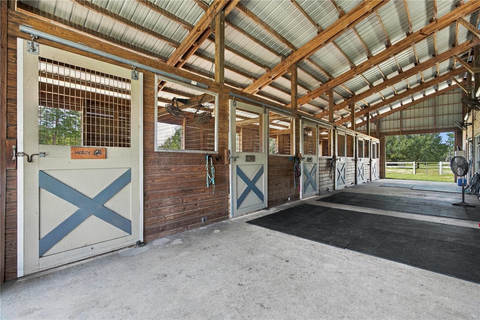 Every one of your horses has a comfortable 12 x 12 stall - 6722 W SENTINEL BLUFF PATH, BEVERLY HILLS