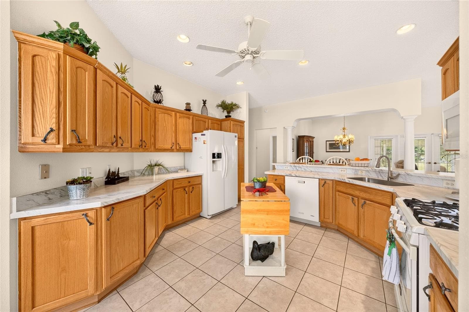 Single Family Residence at 1700 NORFOLK AVE, THE VILLAGES, photo 11 of 44