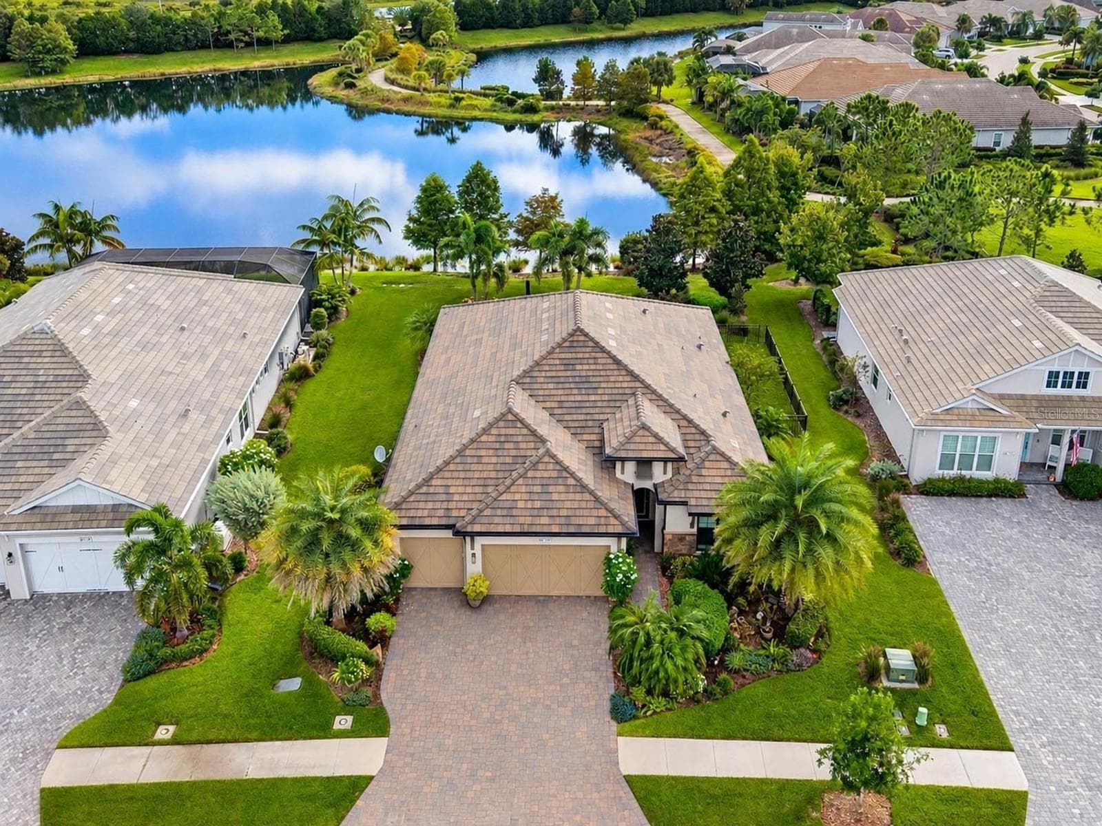 Single Family Residence at 800 TAILWIND PL, SARASOTA, photo 2 of 100