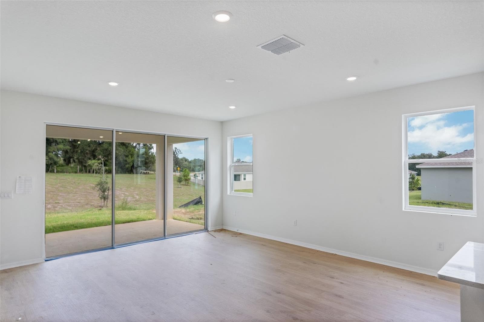 Single Family Residence at 35127 TUSCAN HILL RD, DADE CITY, photo 16 of 40