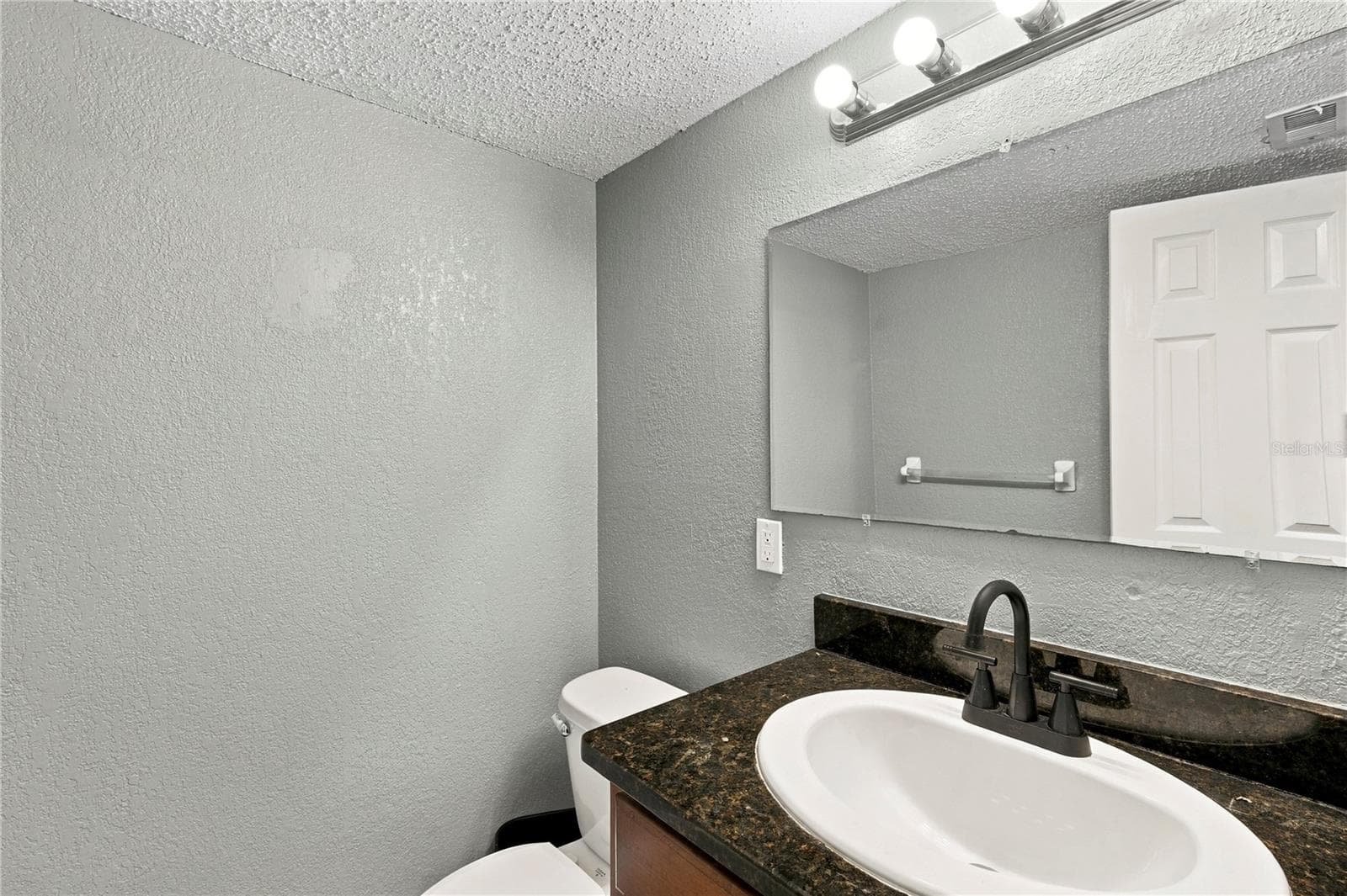 Downstairs half bath - 738 HAVEN PL, TARPON SPRINGS
