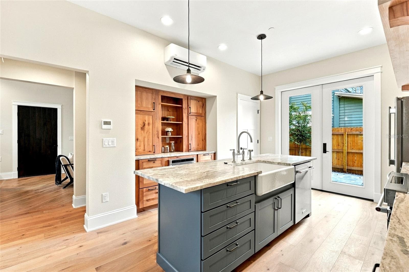 1st Floor Kitchen with built in cabinetry - 2534 1ST AVE N, ST PETERSBURG