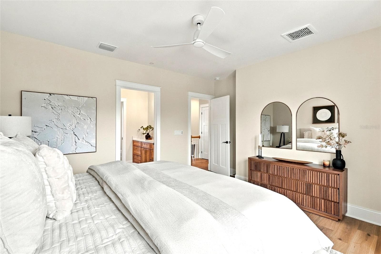 2nd Floor Bedroom with En-Suite Bathroom - 2534 1ST AVE N, ST PETERSBURG
