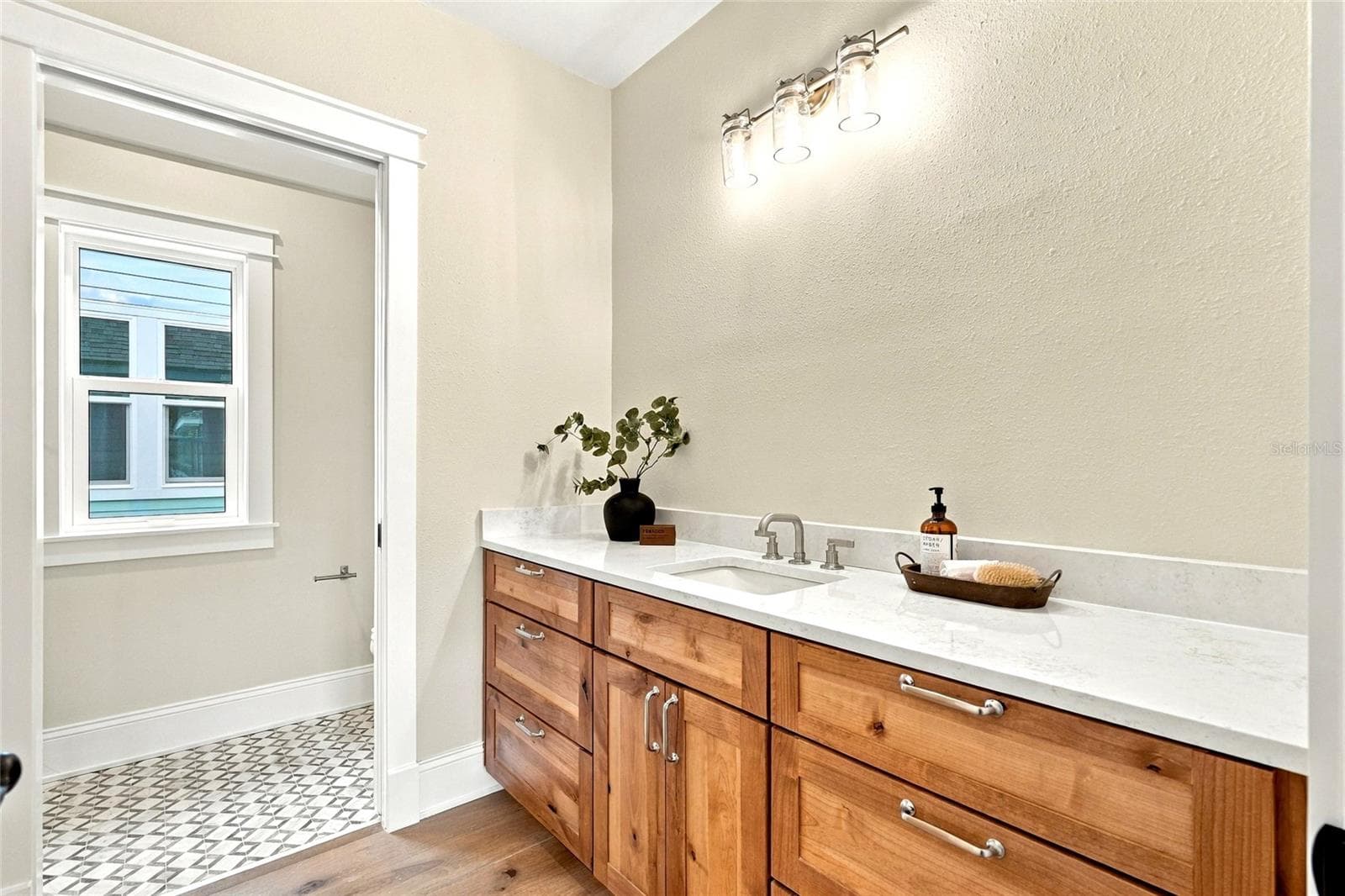 2nd Floor En Suite Bathroom - 2534 1ST AVE N, ST PETERSBURG