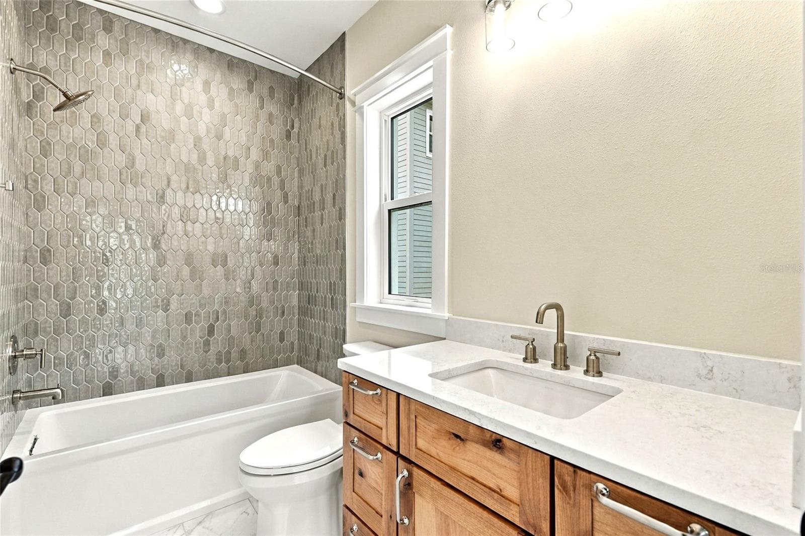 2nd Floor Secondary Bathroom - 2534 1ST AVE N, ST PETERSBURG