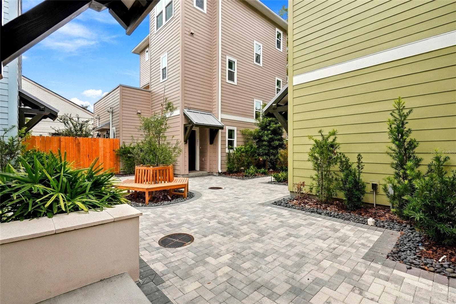 Shared Courtyard - View From Front Porch - 2534 1ST AVE N, ST PETERSBURG