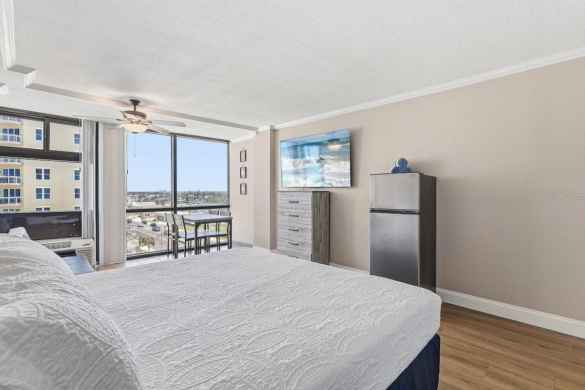 *#605 - King Sized Bed - 1909 S ATLANTIC AVE #605, DAYTONA BEACH