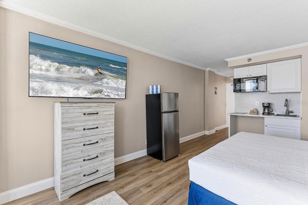 *#605 - Refrigerator - 1909 S ATLANTIC AVE #605, DAYTONA BEACH