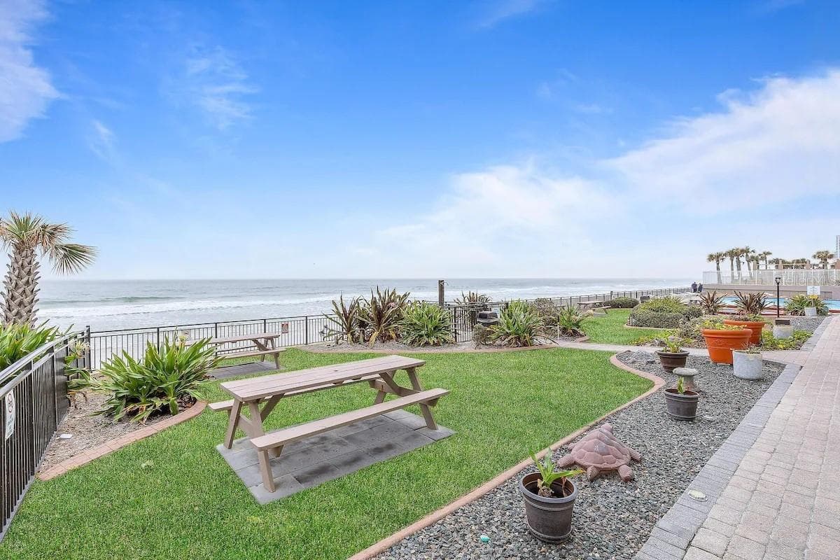 Outdoor Garden and Yard - 1909 S ATLANTIC AVE #605, DAYTONA BEACH