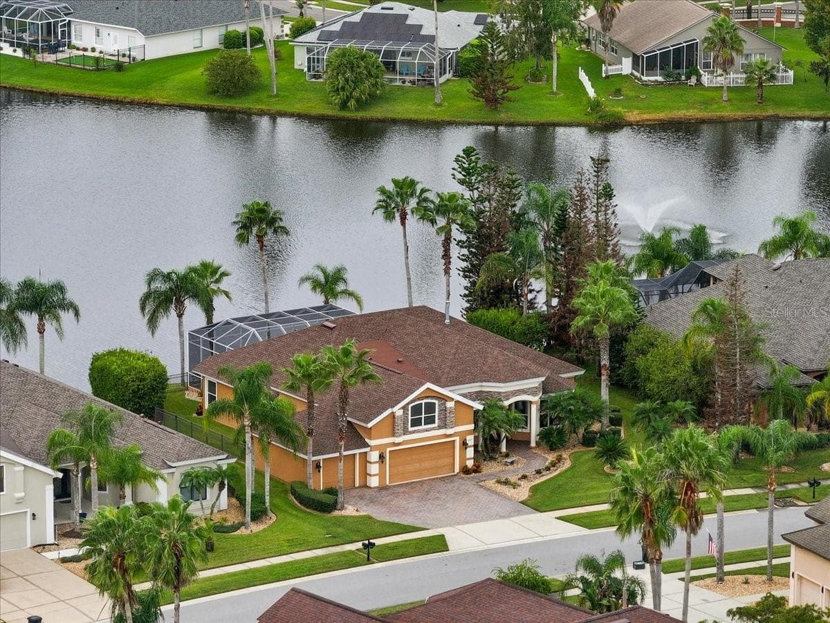 6627 MERRYVALE LN