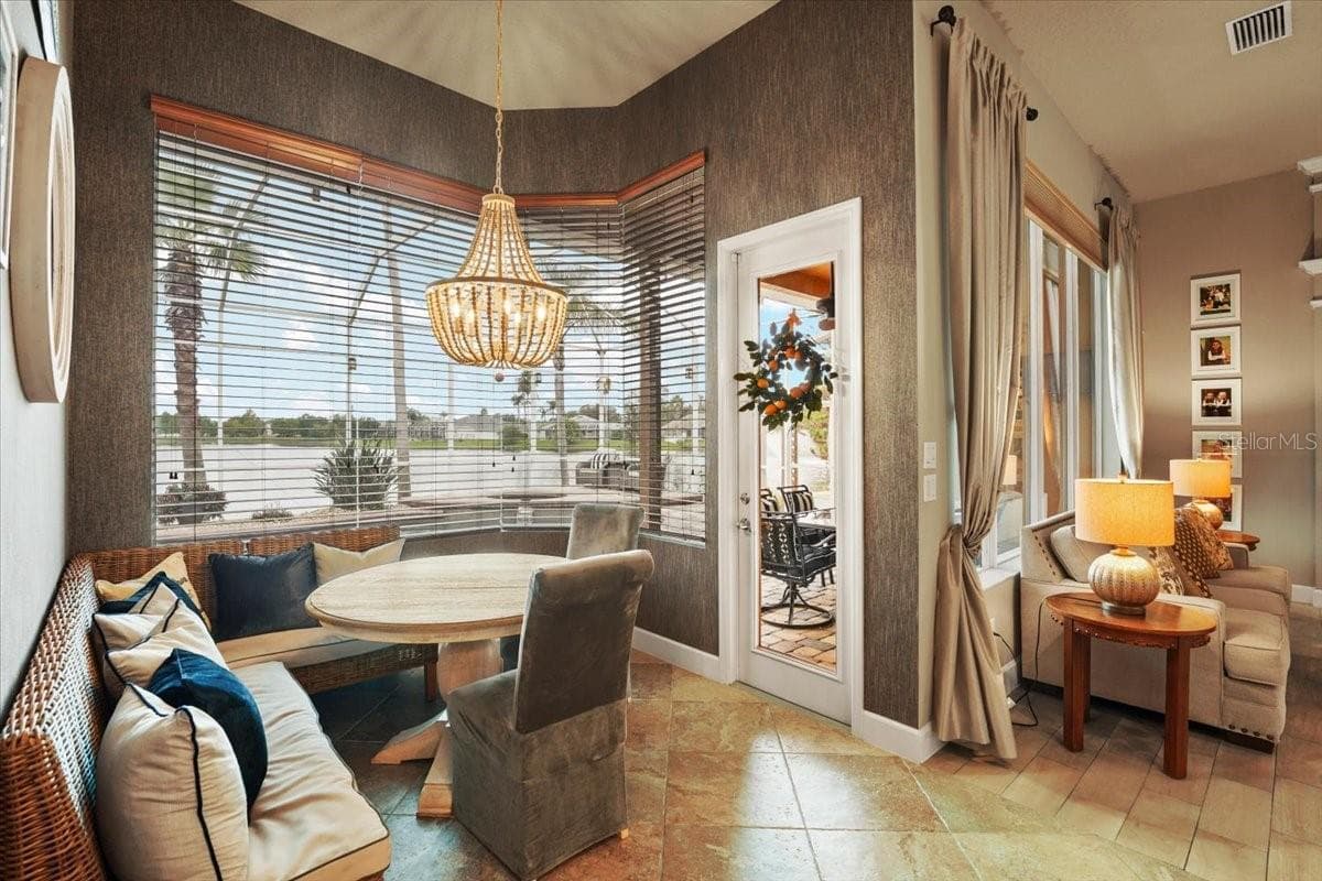Breakfast Nook - 6627 MERRYVALE LN, PORT ORANGE
