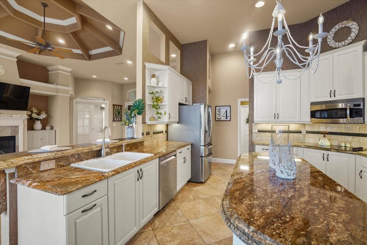 Kitchen/Granite Countertops - 6627 MERRYVALE LN, PORT ORANGE
