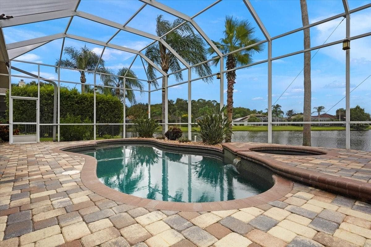 Heated Saltwater Pool & Spa - 6627 MERRYVALE LN, PORT ORANGE
