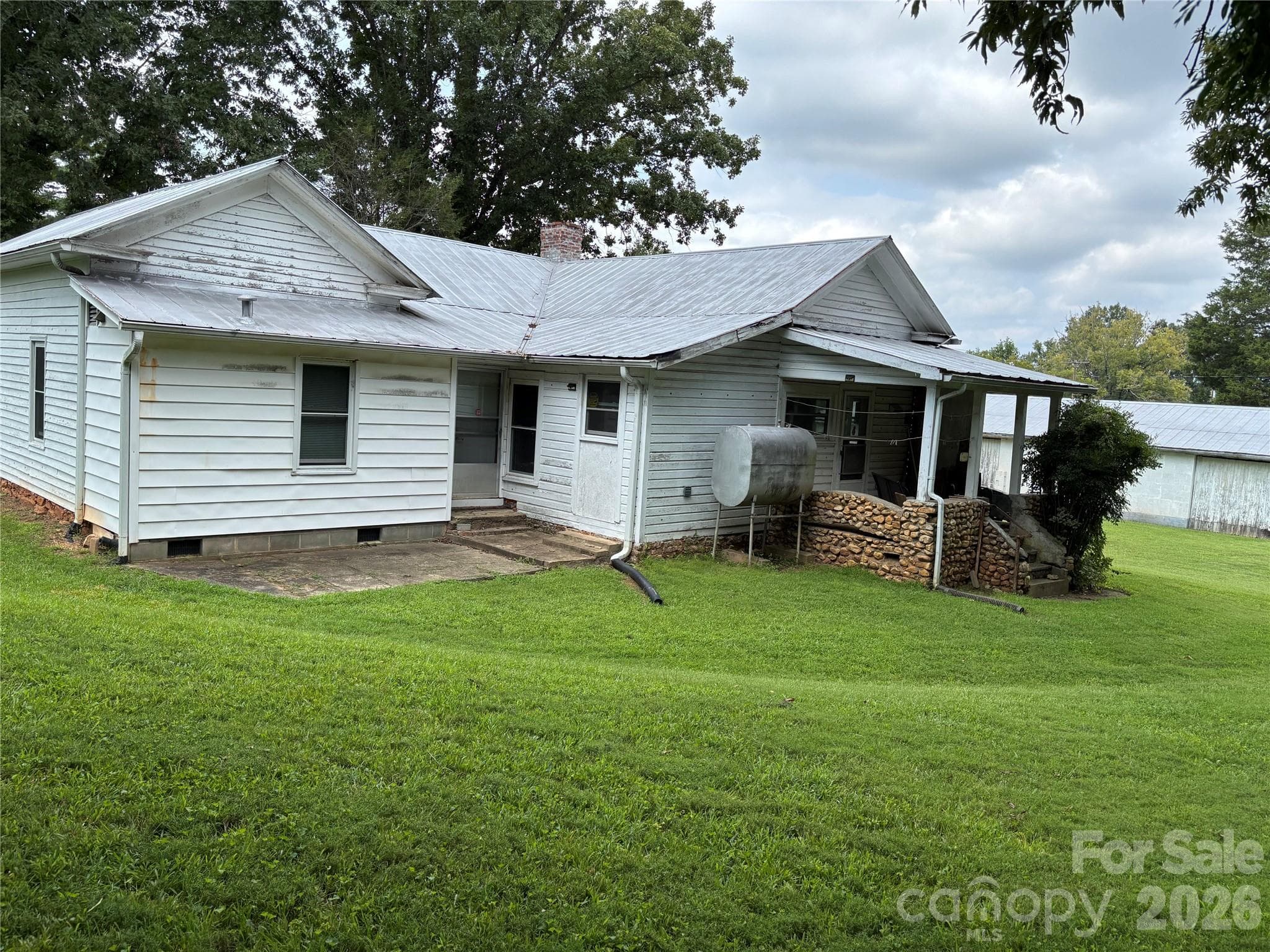 Single Family Residence at 6144 Hudlow Road, Union Mills, photo 3 of 32