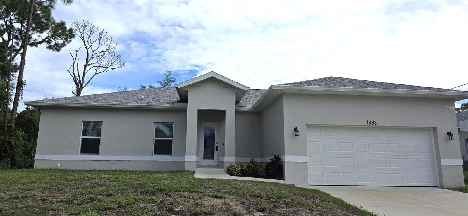 New Front Door was installed... - 1888 FRANKLIN LN, NORTH PORT