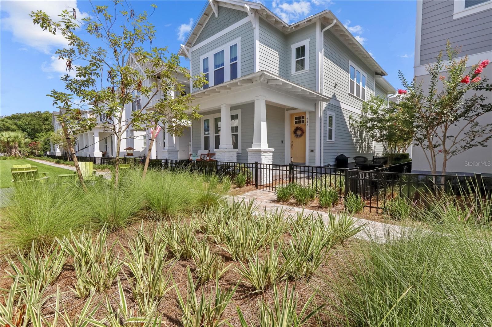 Single Family Residence at 923 COLIE ALY, WINTER GARDEN, photo 4 of 27