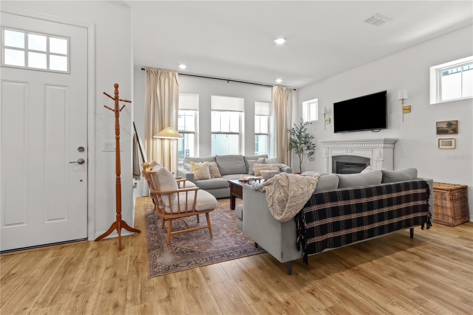 Single Family Residence at 923 COLIE ALY, WINTER GARDEN, photo 6 of 27